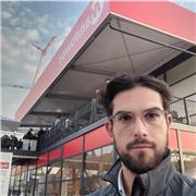 Laureato in Economia e Finanza presso Università di Perugia